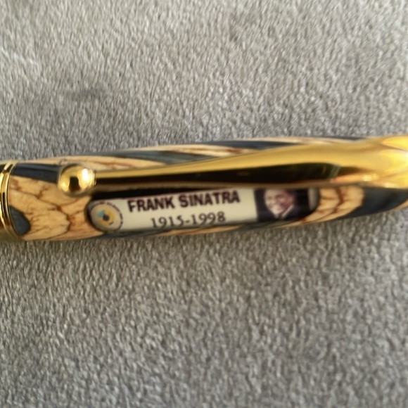 Frank Sinatra Gold Pen 1915 - 1998 - Picture 2 of 2